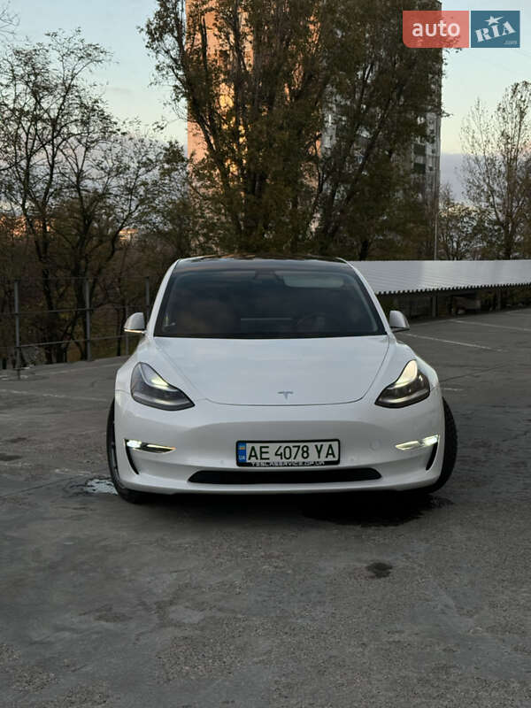 Седан Tesla Model 3 2019 в Дніпрі