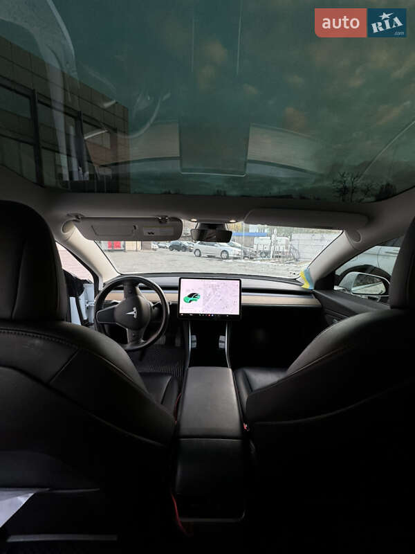 Седан Tesla Model 3 2019 в Дніпрі