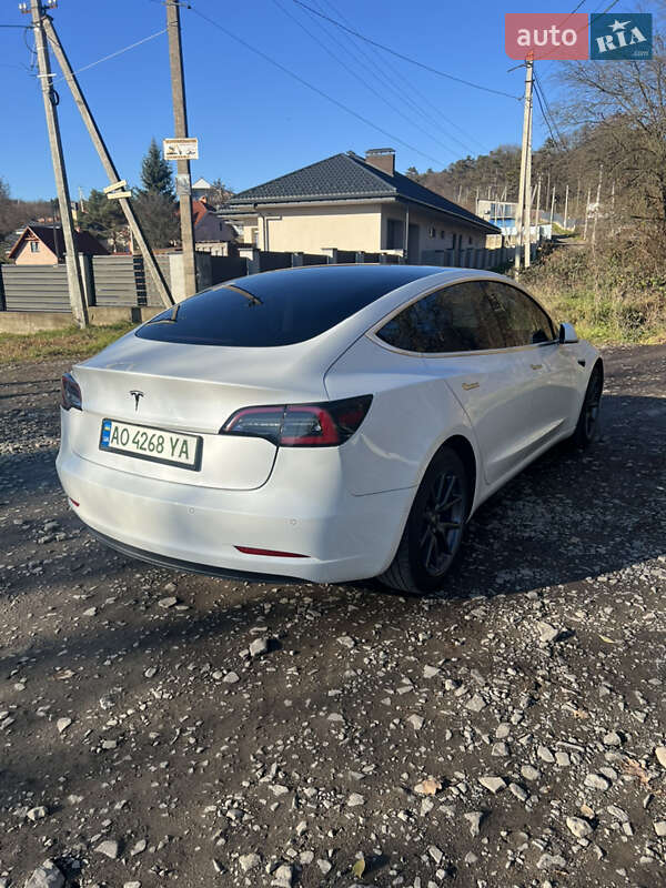 Седан Tesla Model 3 2019 в Ужгороді