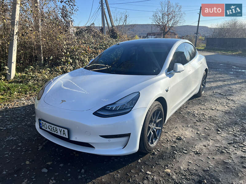 Седан Tesla Model 3 2019 в Ужгороді