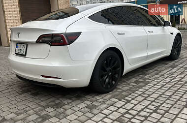 Седан Tesla Model 3 2020 в 