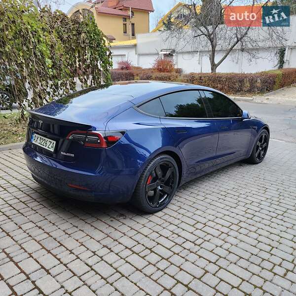 Седан Tesla Model 3 2023 в Одесі