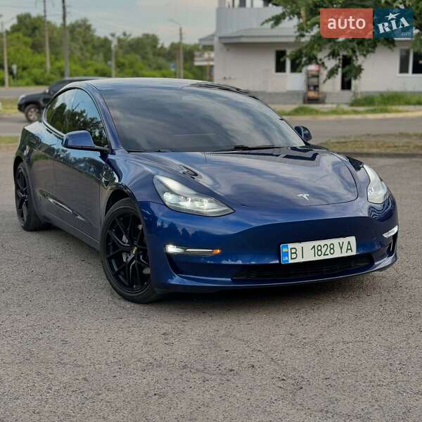 Tesla Model 3 2021