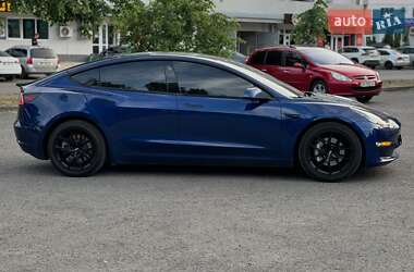 Седан Tesla Model 3 2021 в Львове