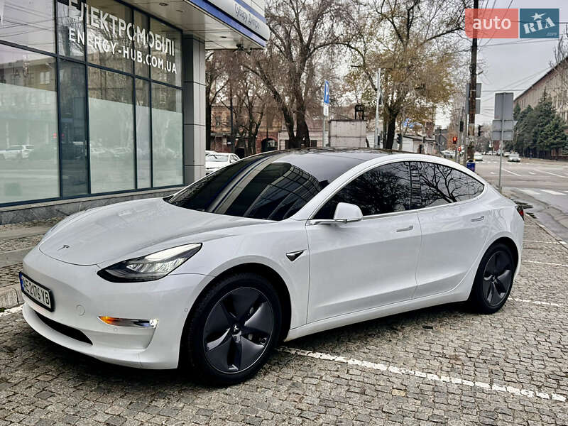 Tesla Model 3 2019