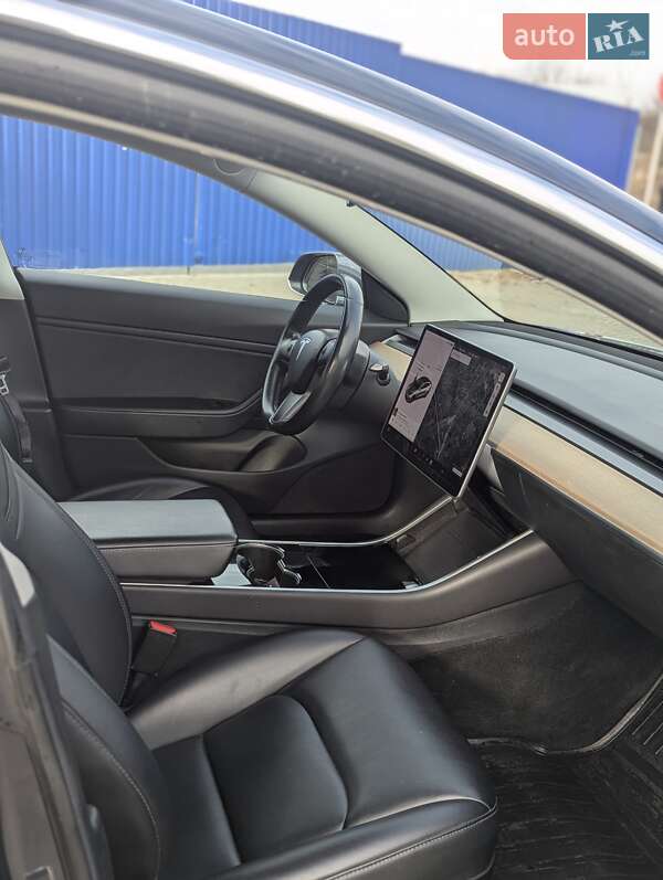 Седан Tesla Model 3 2018 в Шепетівці