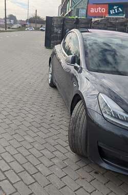 Седан Tesla Model 3 2018 в Шепетовке
