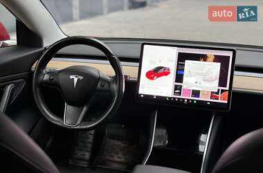 Седан Tesla Model 3 2018 в 