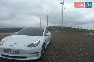 Седан Tesla Model 3 2020 в Стрые