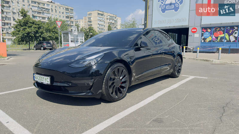 Седан Tesla Model 3 2022 в Киеве