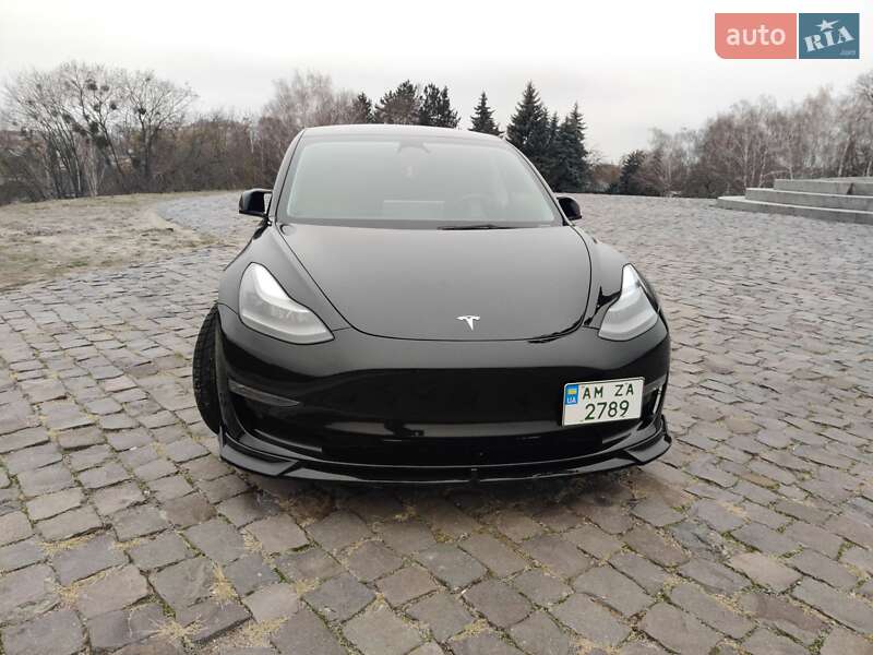 Седан Tesla Model 3 2022 в Житомирі