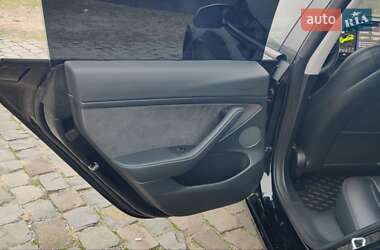 Седан Tesla Model 3 2022 в 