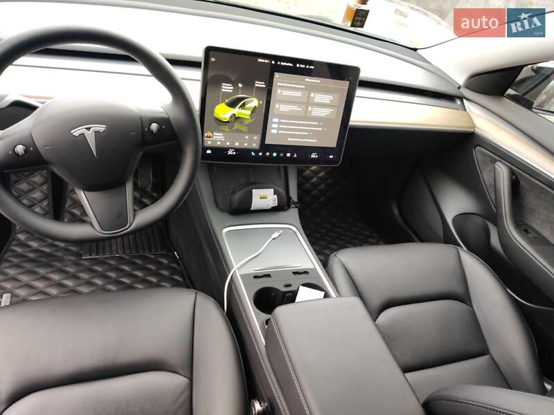 Седан Tesla Model 3 2022 в Житомирі