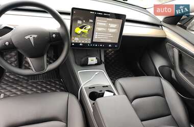 Седан Tesla Model 3 2022 в 