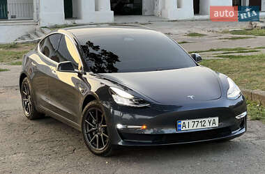 Седан Tesla Model 3 2020 в Києві