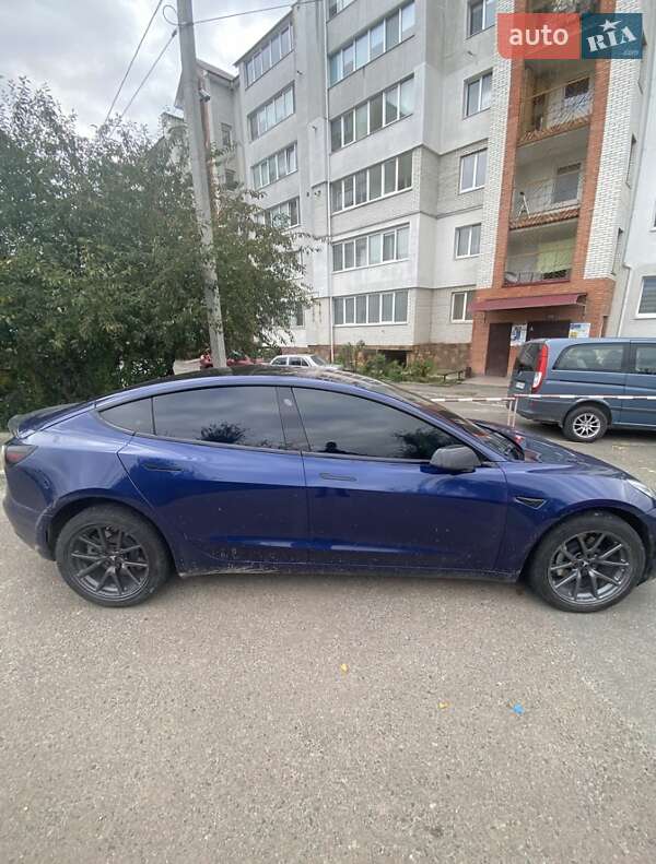 Седан Tesla Model 3 2018 в Львові