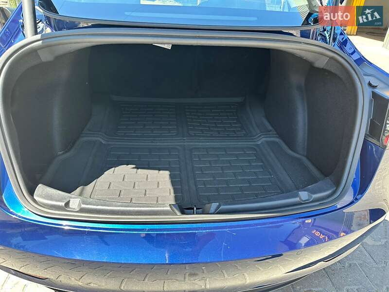 Седан Tesla Model 3 2021 в Киеве фото 4 Седан Tesla Model 3 2021 в Киеве