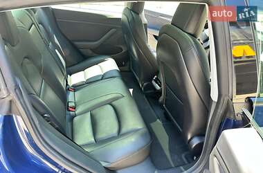 Седан Tesla Model 3 2021 в Киеве