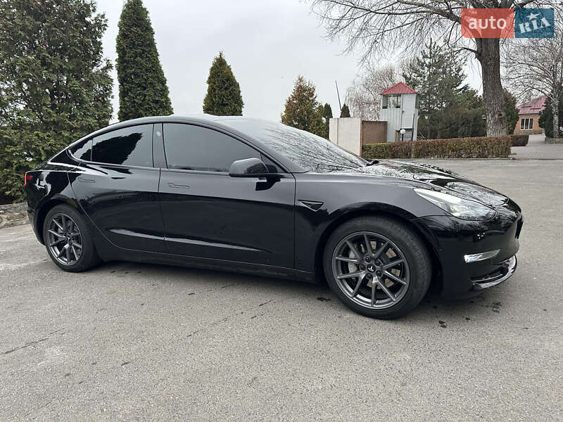 Седан Tesla Model 3 2022 в Житомире