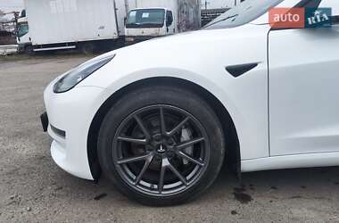 Седан Tesla Model 3 2020 в 