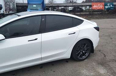 Седан Tesla Model 3 2020 в 