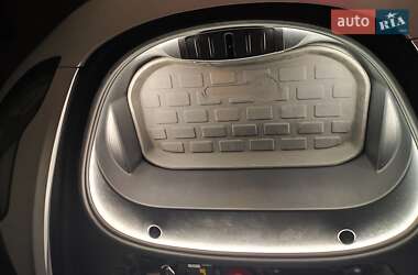 Седан Tesla Model 3 2020 в 