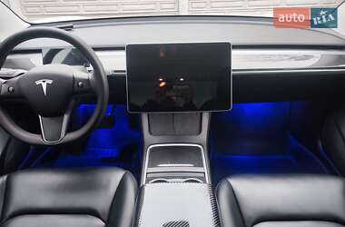 Седан Tesla Model 3 2020 в 
