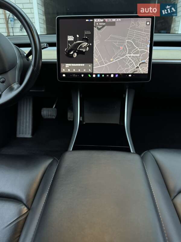 Седан Tesla Model 3 2019 в Виннице