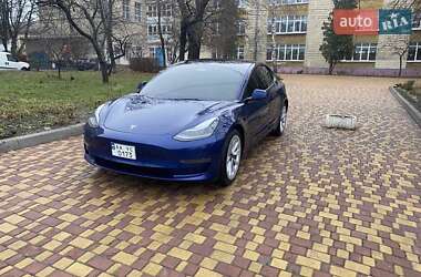 Седан Tesla Model 3 2023 в Києві