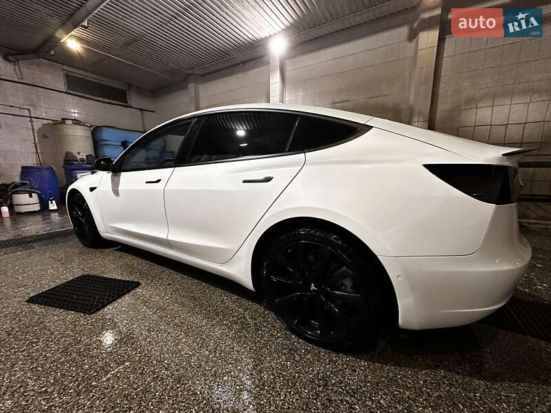 Седан Tesla Model 3 2019 в Киеве