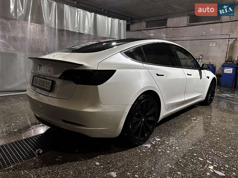 Седан Tesla Model 3 2019 в Киеве