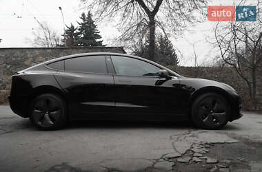 Седан Tesla Model 3 2019 в 