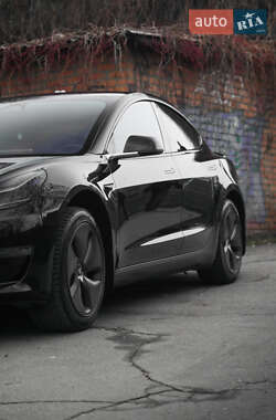 Седан Tesla Model 3 2019 в 