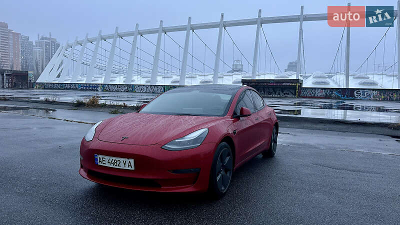 Седан Tesla Model 3 2023 в Киеве