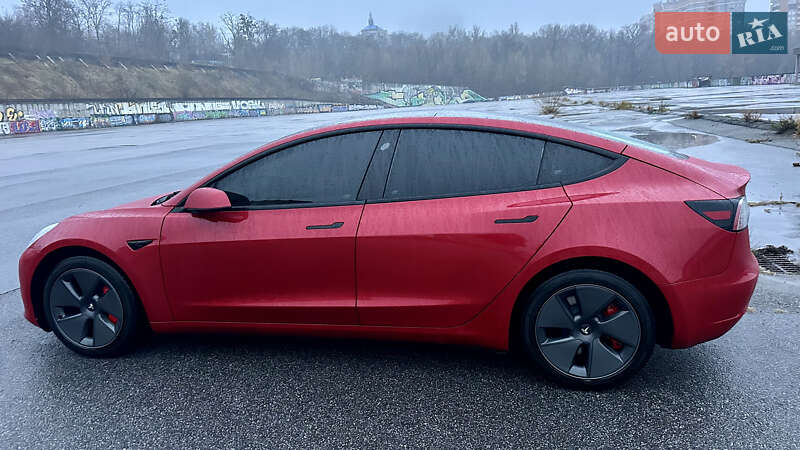 Седан Tesla Model 3 2023 в Киеве