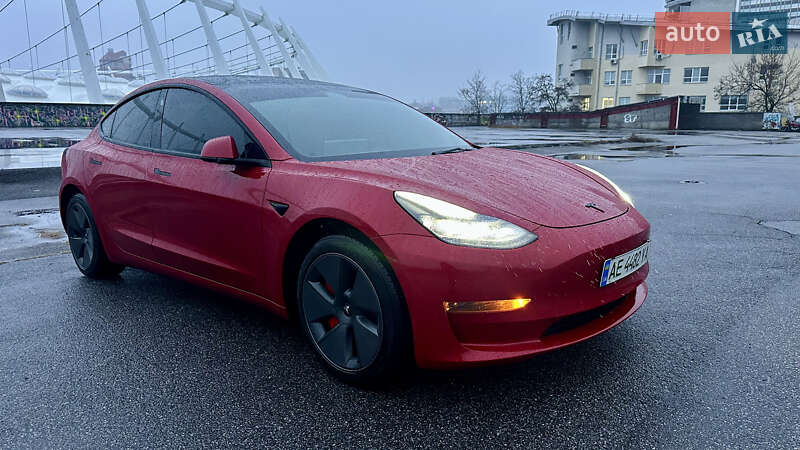 Седан Tesla Model 3 2023 в Киеве