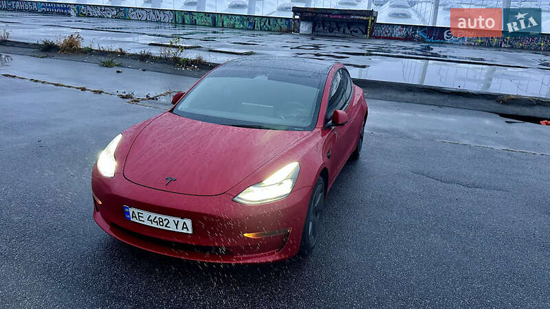 Седан Tesla Model 3 2023 в Киеве