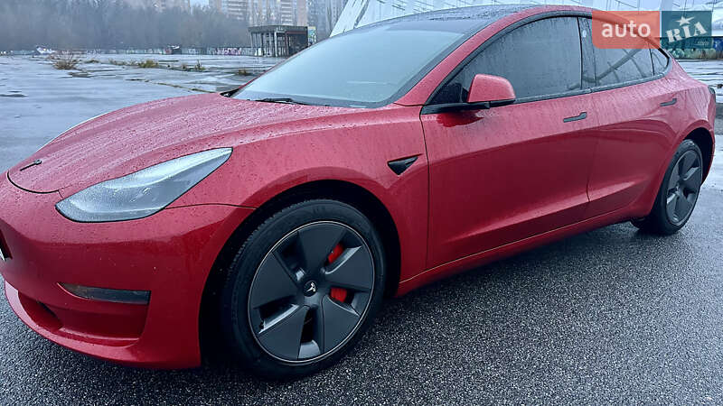 Седан Tesla Model 3 2023 в Киеве
