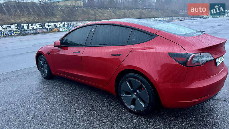 Седан Tesla Model 3 2023 в Киеве