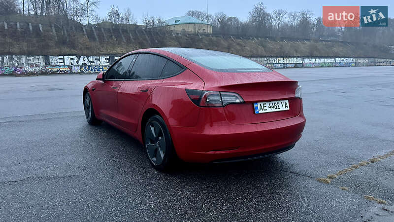 Седан Tesla Model 3 2023 в Києві