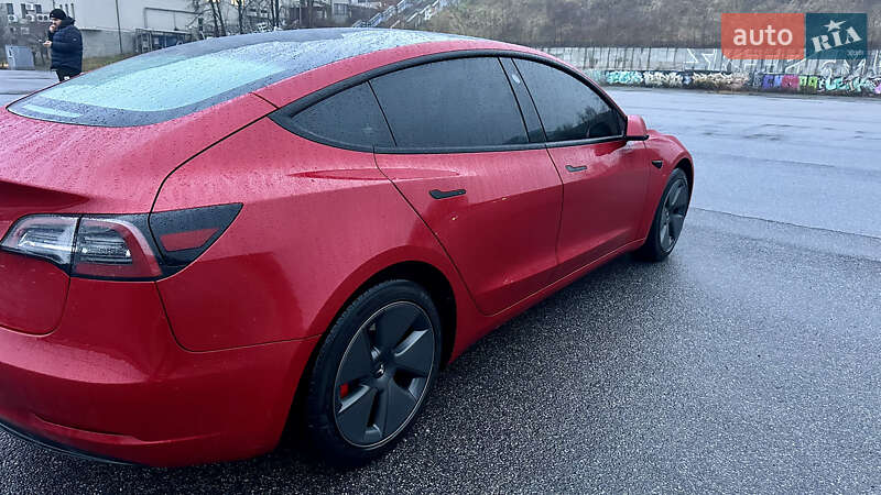 Седан Tesla Model 3 2023 в Киеве