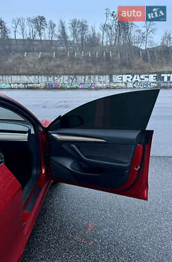 Седан Tesla Model 3 2023 в Киеве