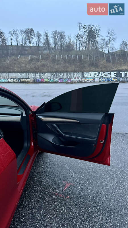 Седан Tesla Model 3 2023 в Киеве