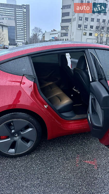 Седан Tesla Model 3 2023 в Киеве