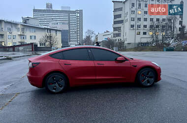 Седан Tesla Model 3 2023 в Києві