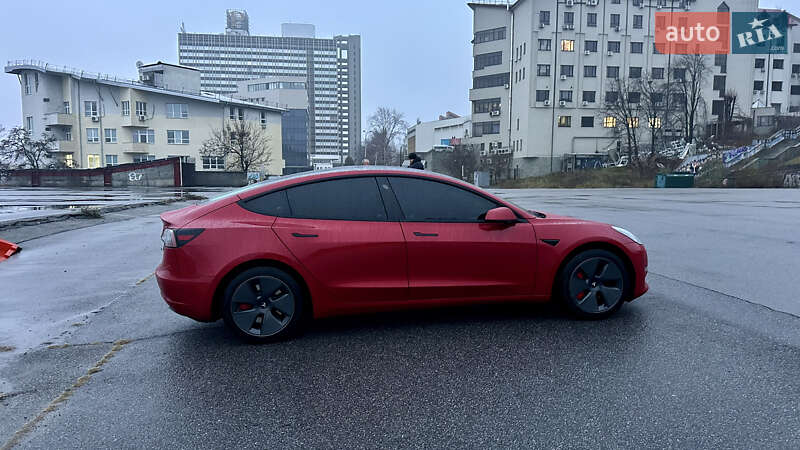 Седан Tesla Model 3 2023 в Києві