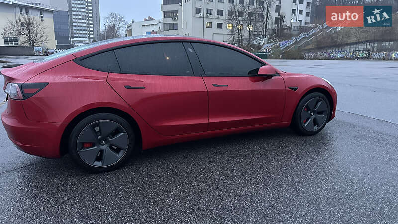 Седан Tesla Model 3 2023 в Киеве