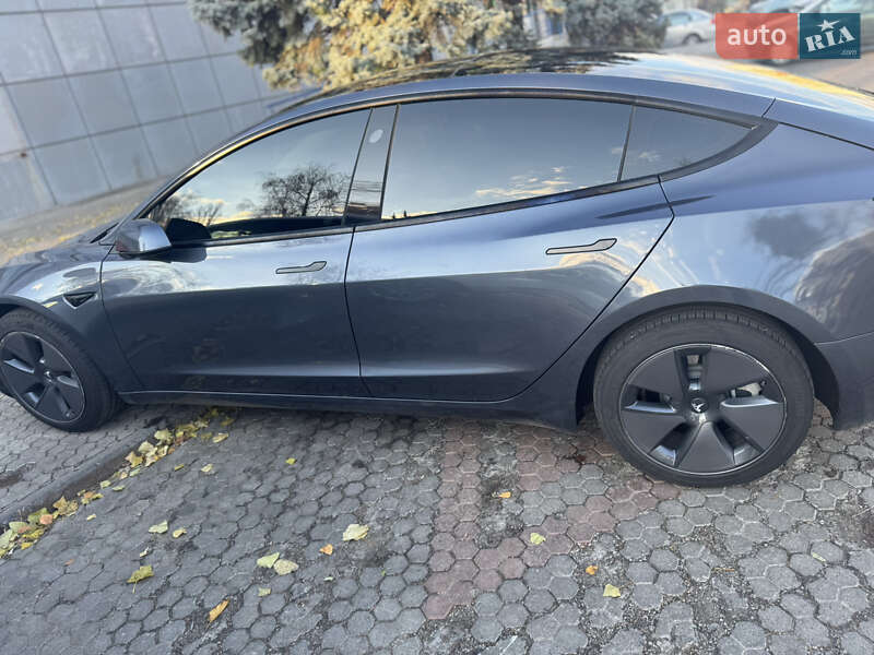 Седан Tesla Model 3 2023 в Кривом Роге