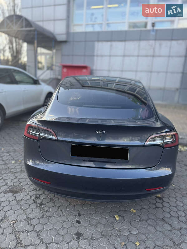 Седан Tesla Model 3 2023 в Кривом Роге