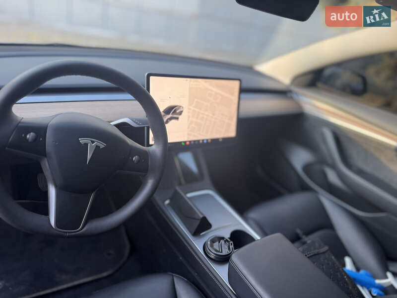 Седан Tesla Model 3 2023 в Кривом Роге
